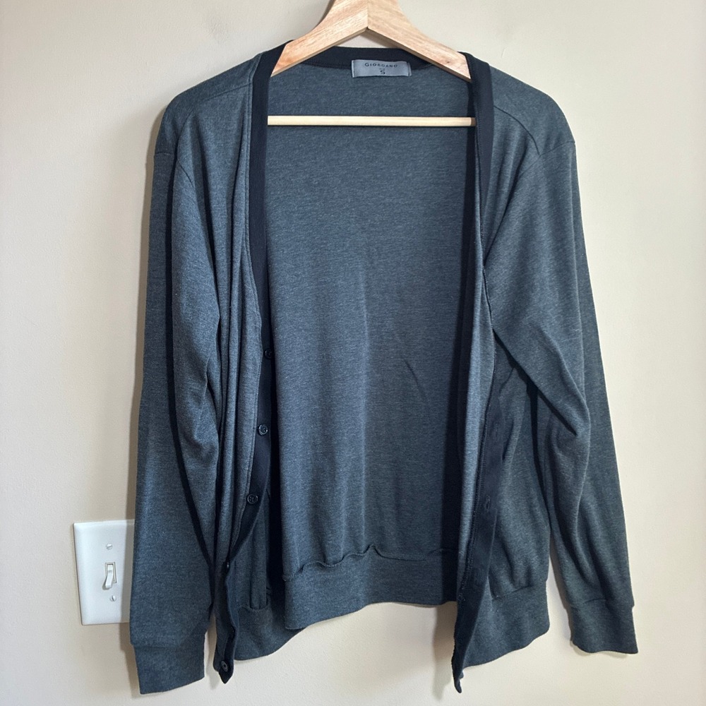 Giordano Button Front Cardigan Size S Gray Mens Cotton Blend Contrast Trim